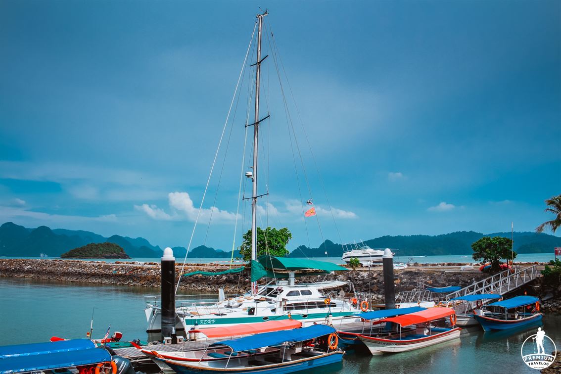 Langkawi Sunset Dinner Cruise Langkawi Sunset Cruise by Crystal Yacht ...